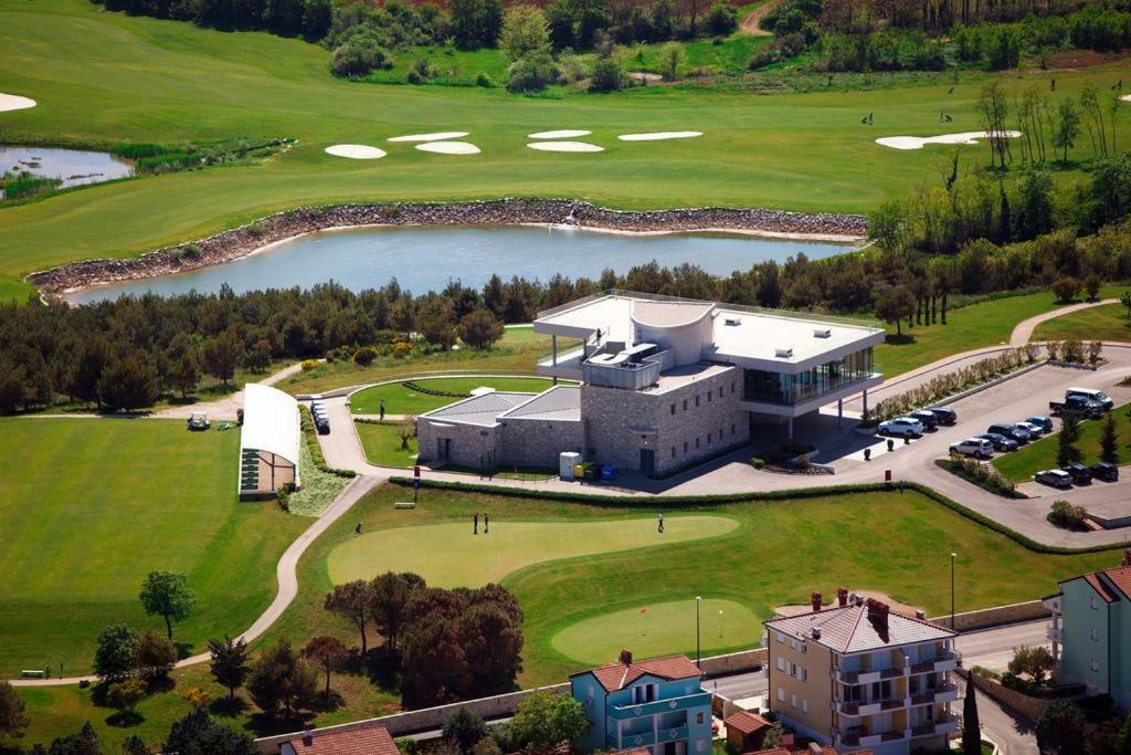 Apartment Golf เซร์เวนีเวอร์ ภายนอก รูปภาพ